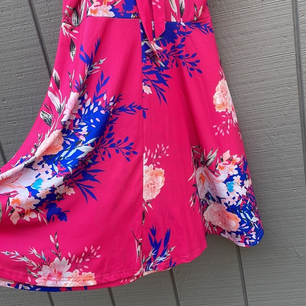 Pink floral halter dress by Ouges. Size Lg - Picture 7 of 9